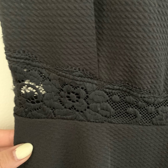 Black dress - Picture 3 of 4